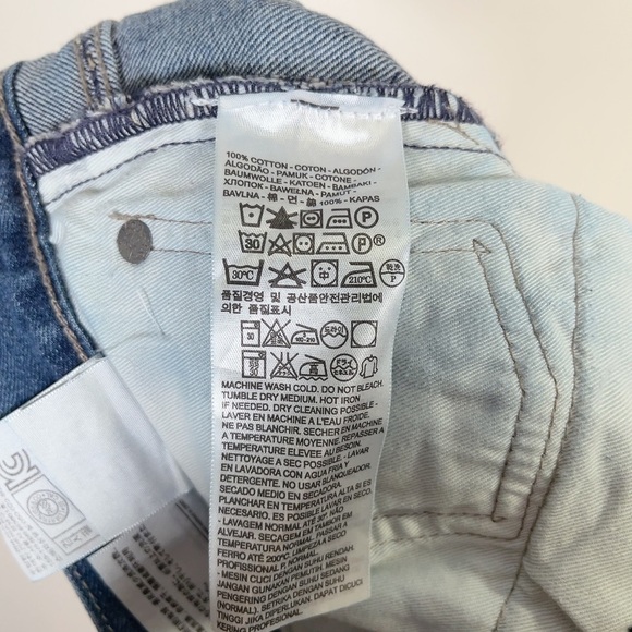 Levi's  Men's 505 Regular Fit Jeans - Picture 10 of 15